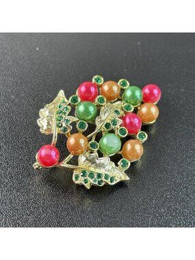 Vtg Sarah Coy Gold Tone Fruit Cluster Grapes Green Rhinestones Brooch Pin 2"